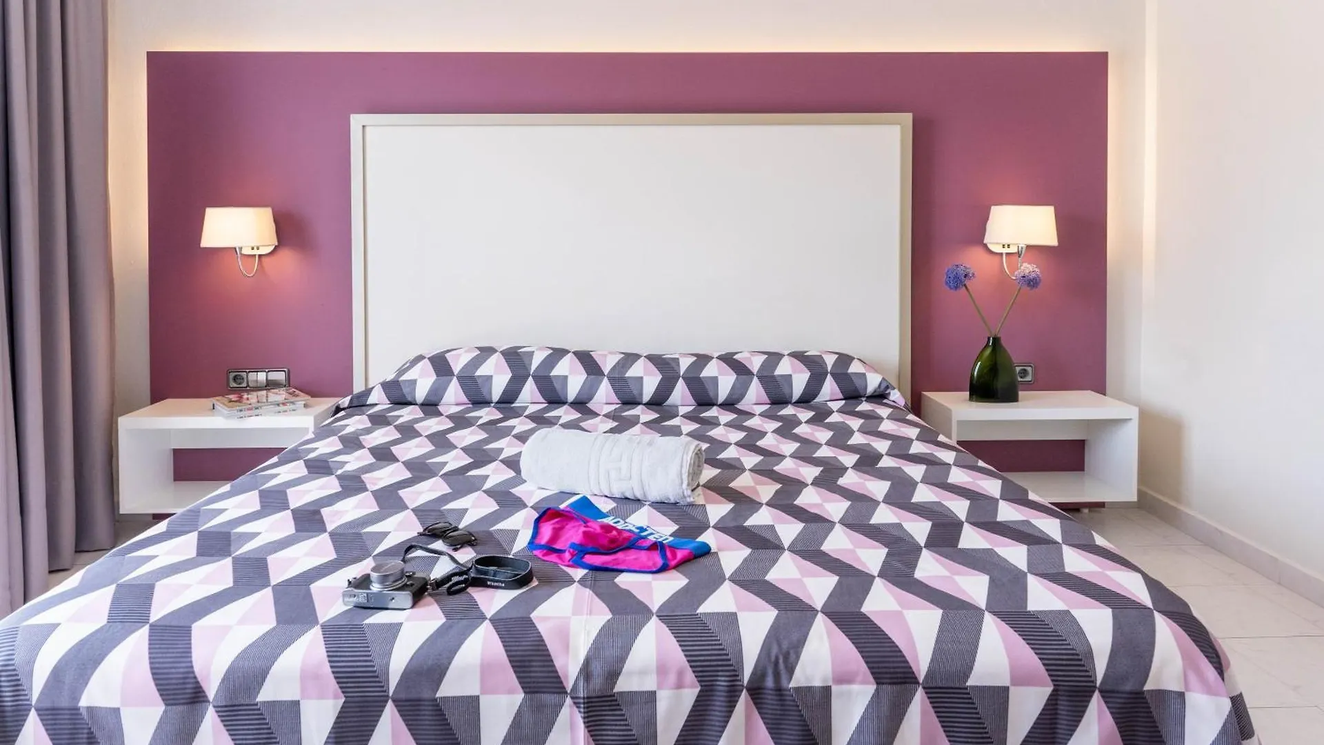 ***  The Purple Hotel - Adults Only 聖安東尼奧 西班牙