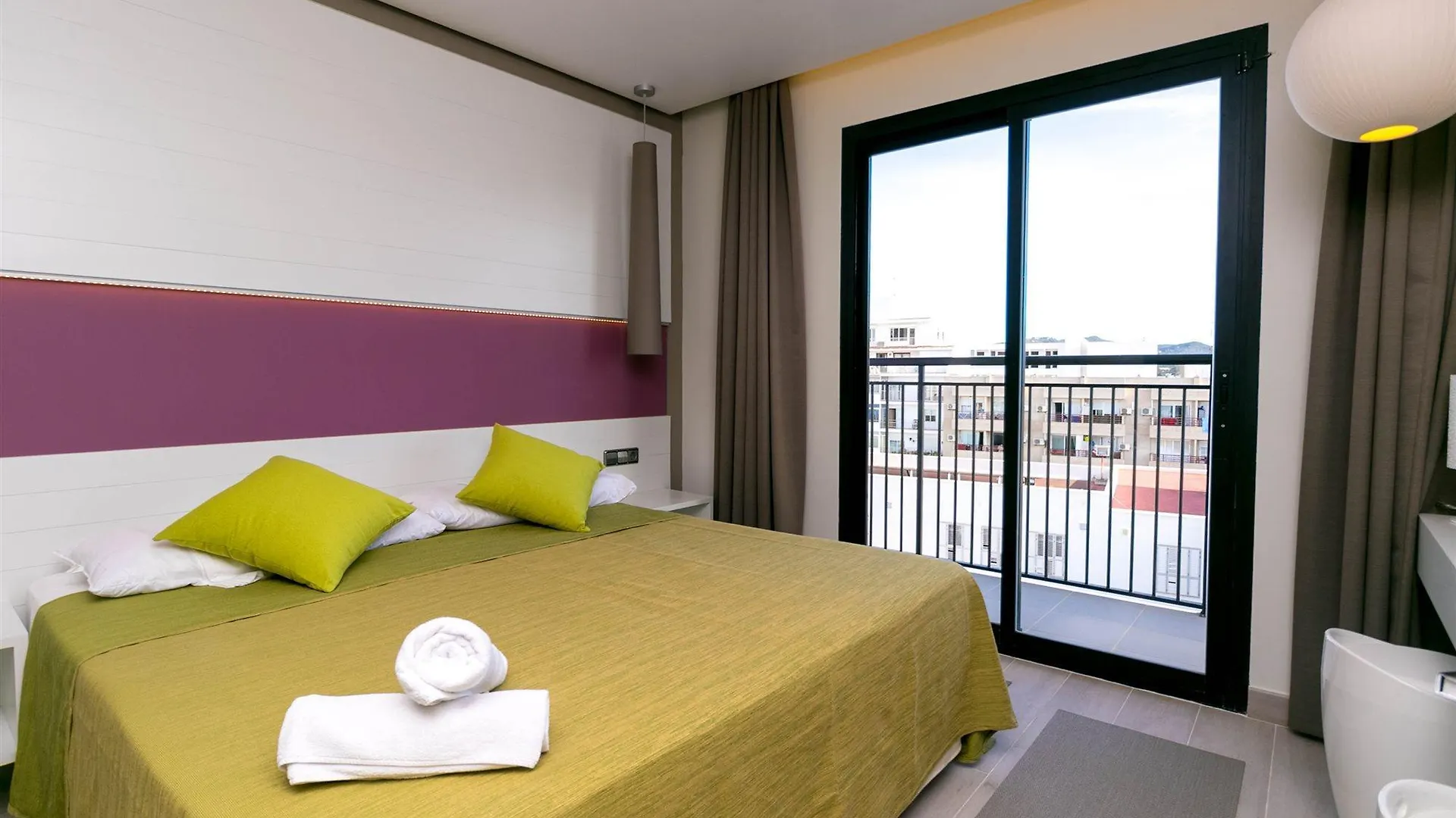 The Purple Hotel - Adults Only Sant Antoni de Portmany 3*,  Espanha