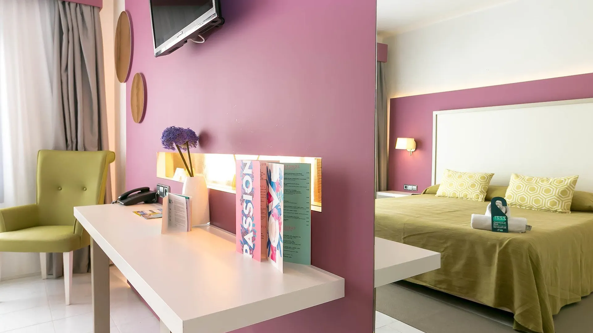 The Purple Hotel - Adults Only Sant Antoni de Portmany 3*,  Espanha